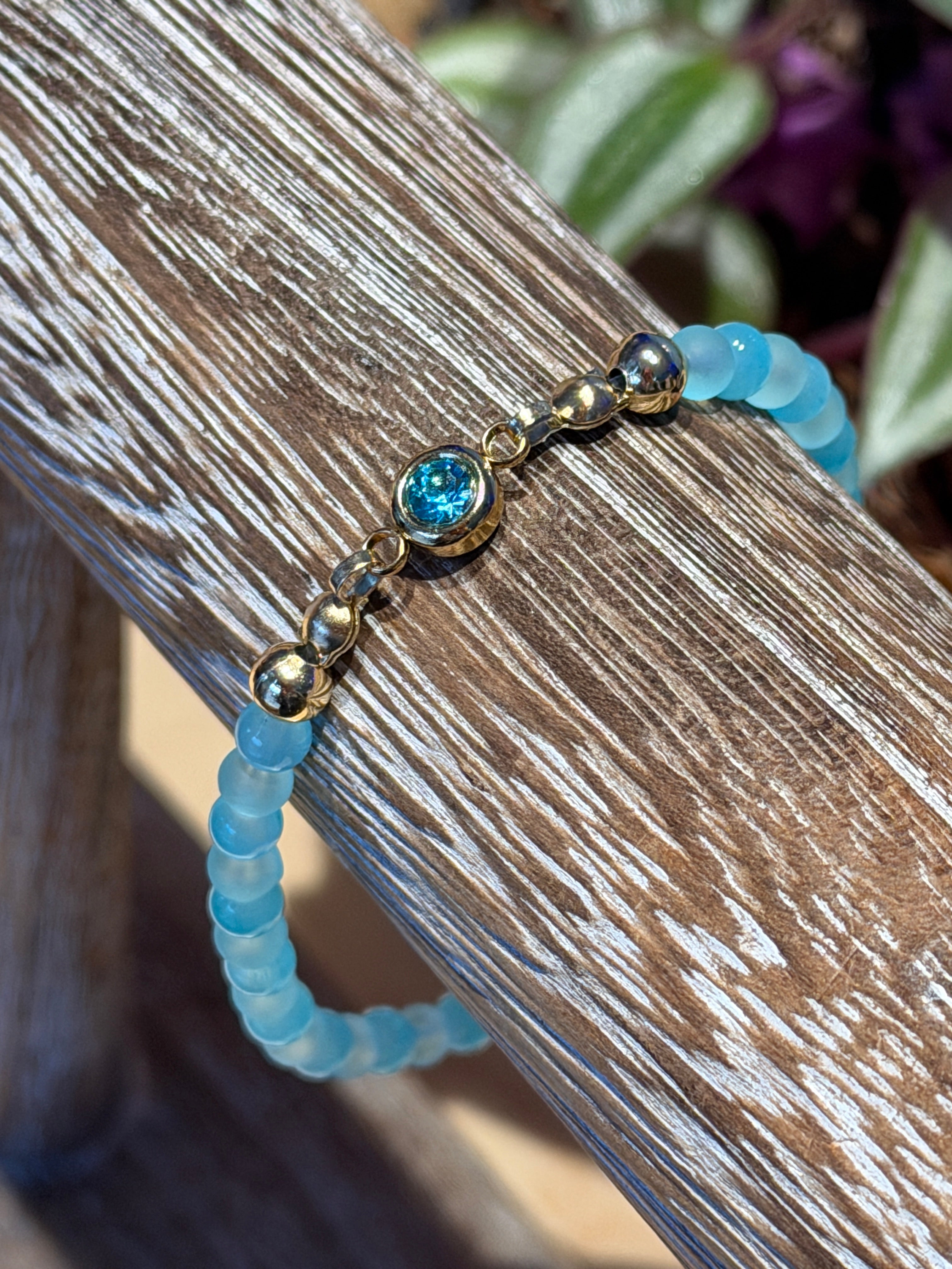 Single Bracelet Light Blue Glass with Crystal