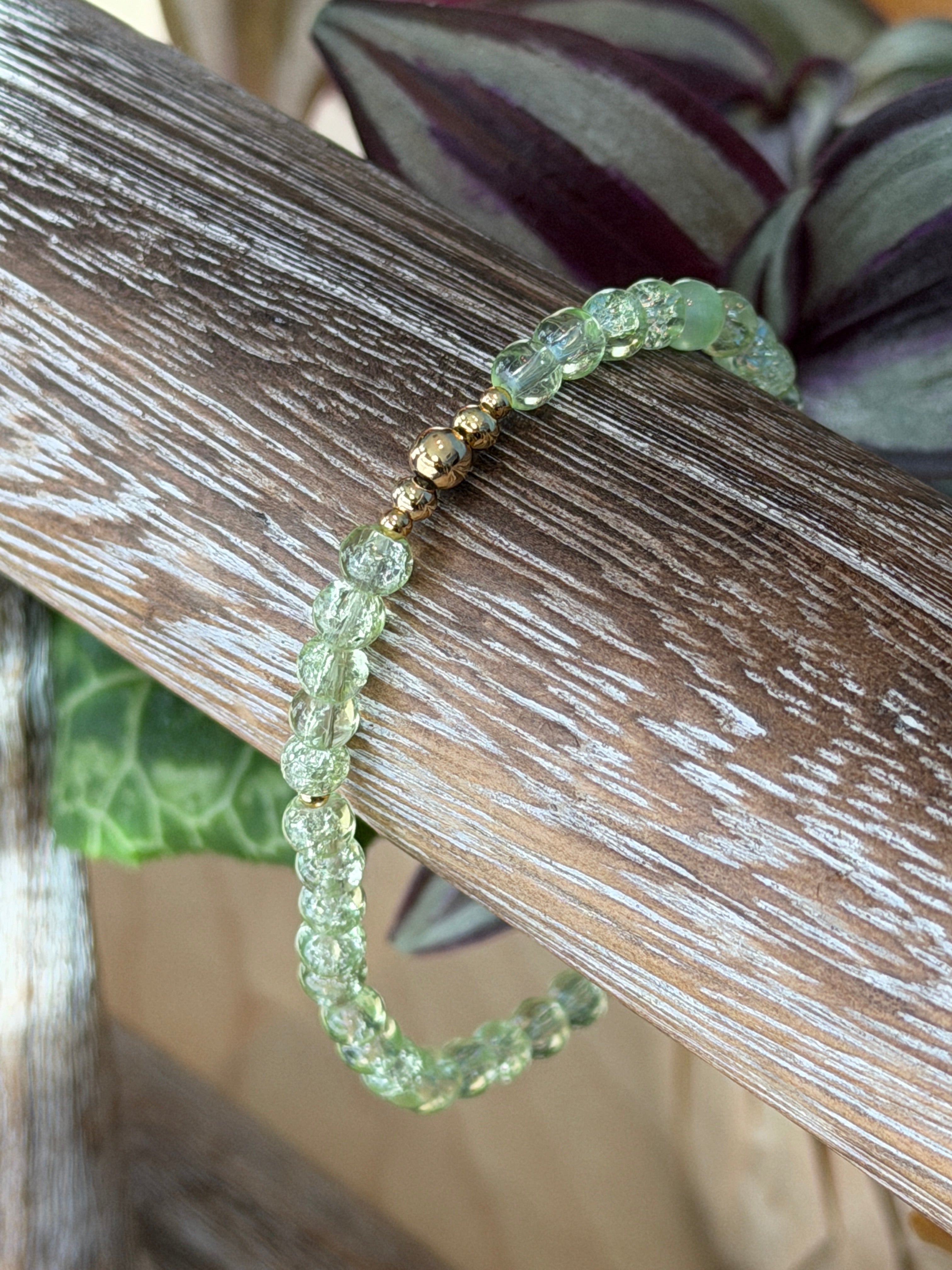 Single Bracelet Green Crackle Glass
