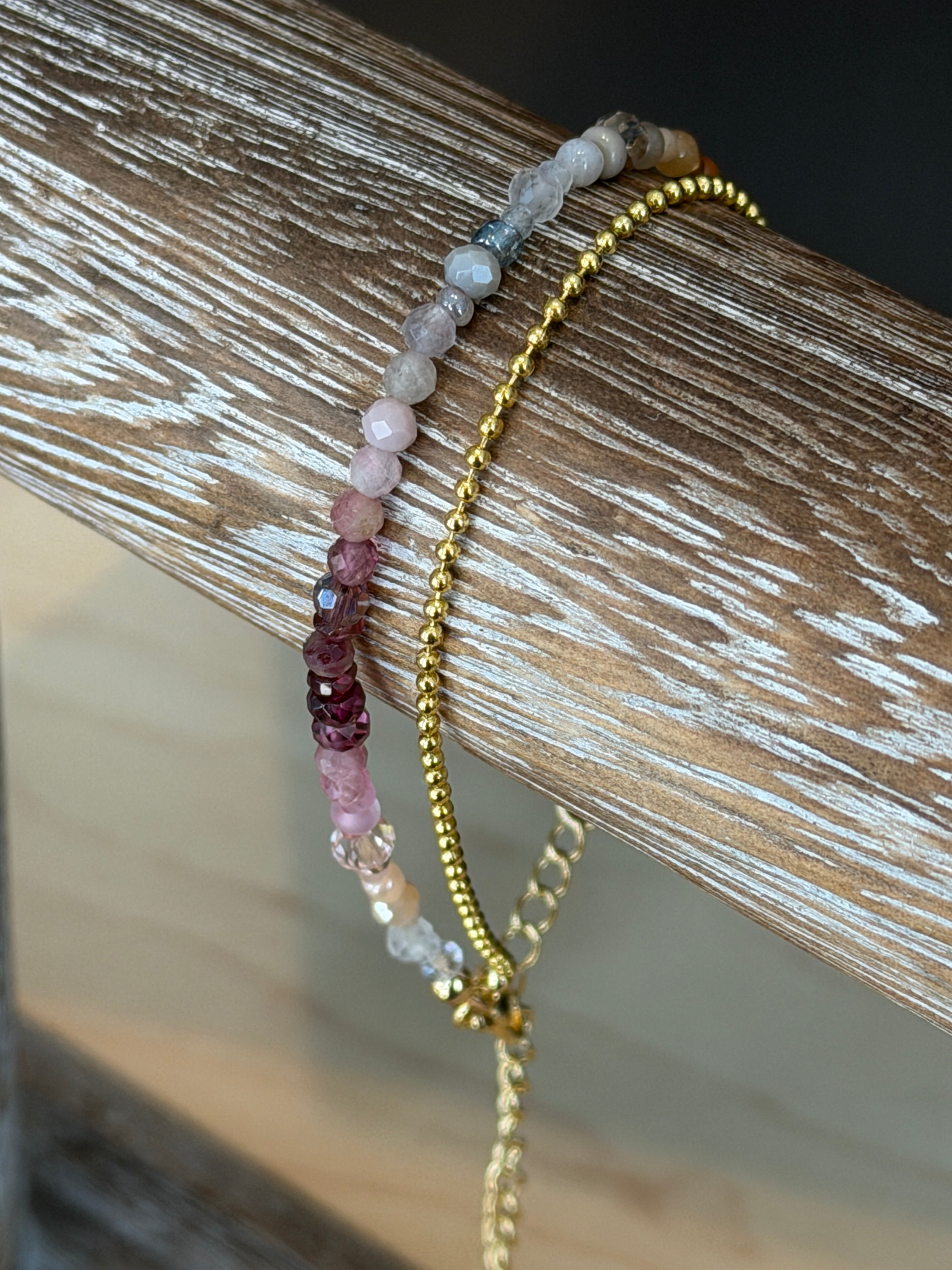 Duet #17 bracelet golden garnet - mixed gemstones and glass beads