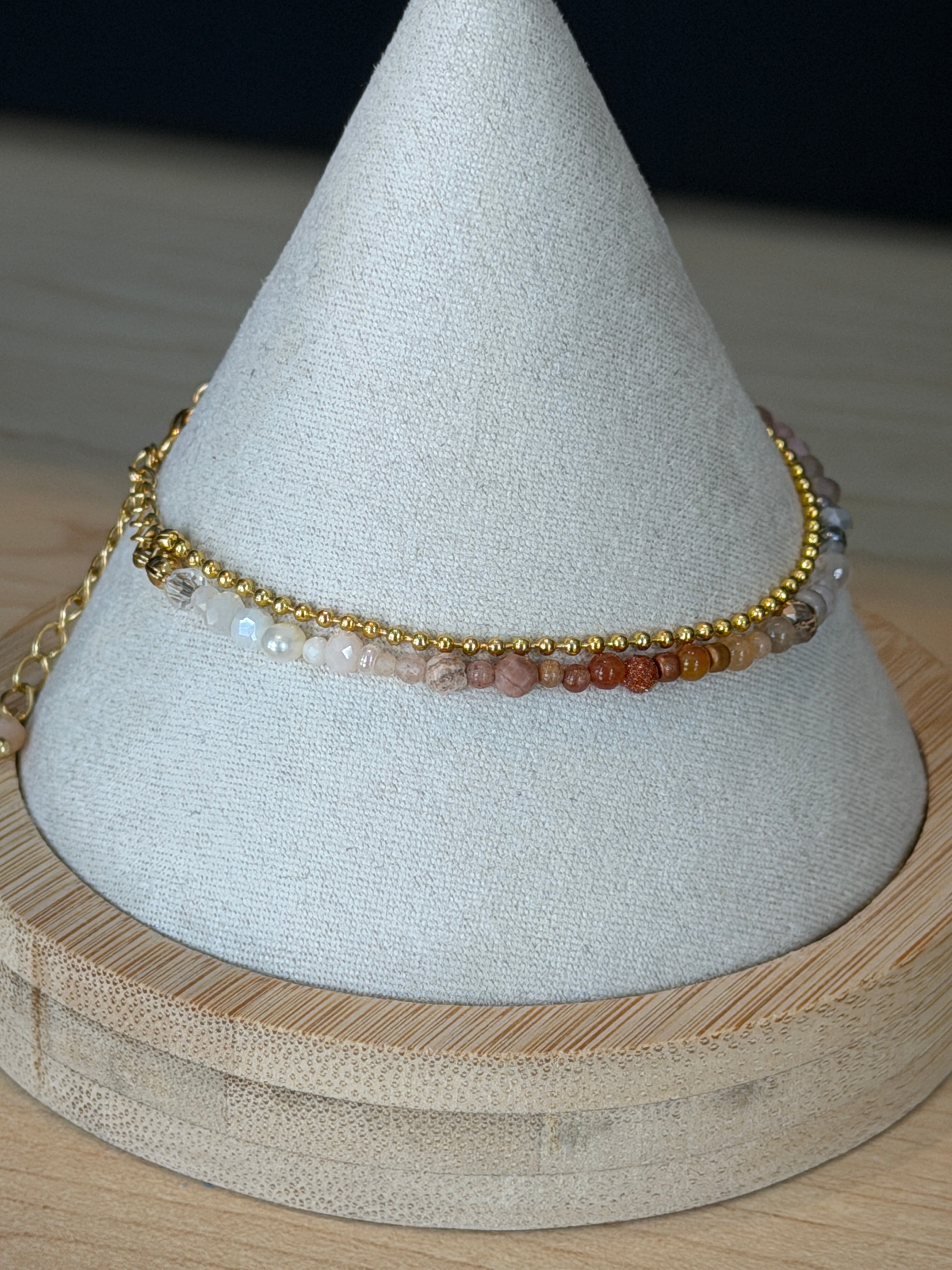 Duet #17 bracelet golden garnet - mixed gemstones and glass beads
