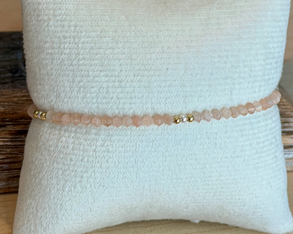 Solo bracelet #12 Rose quartz