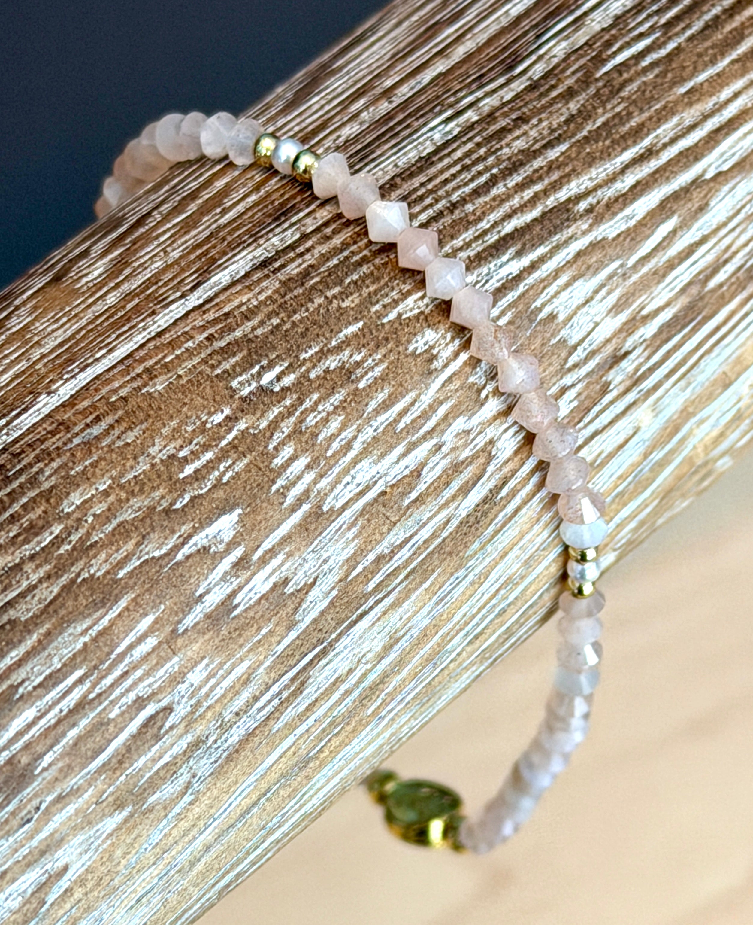Solo bracelet #12 Rose quartz