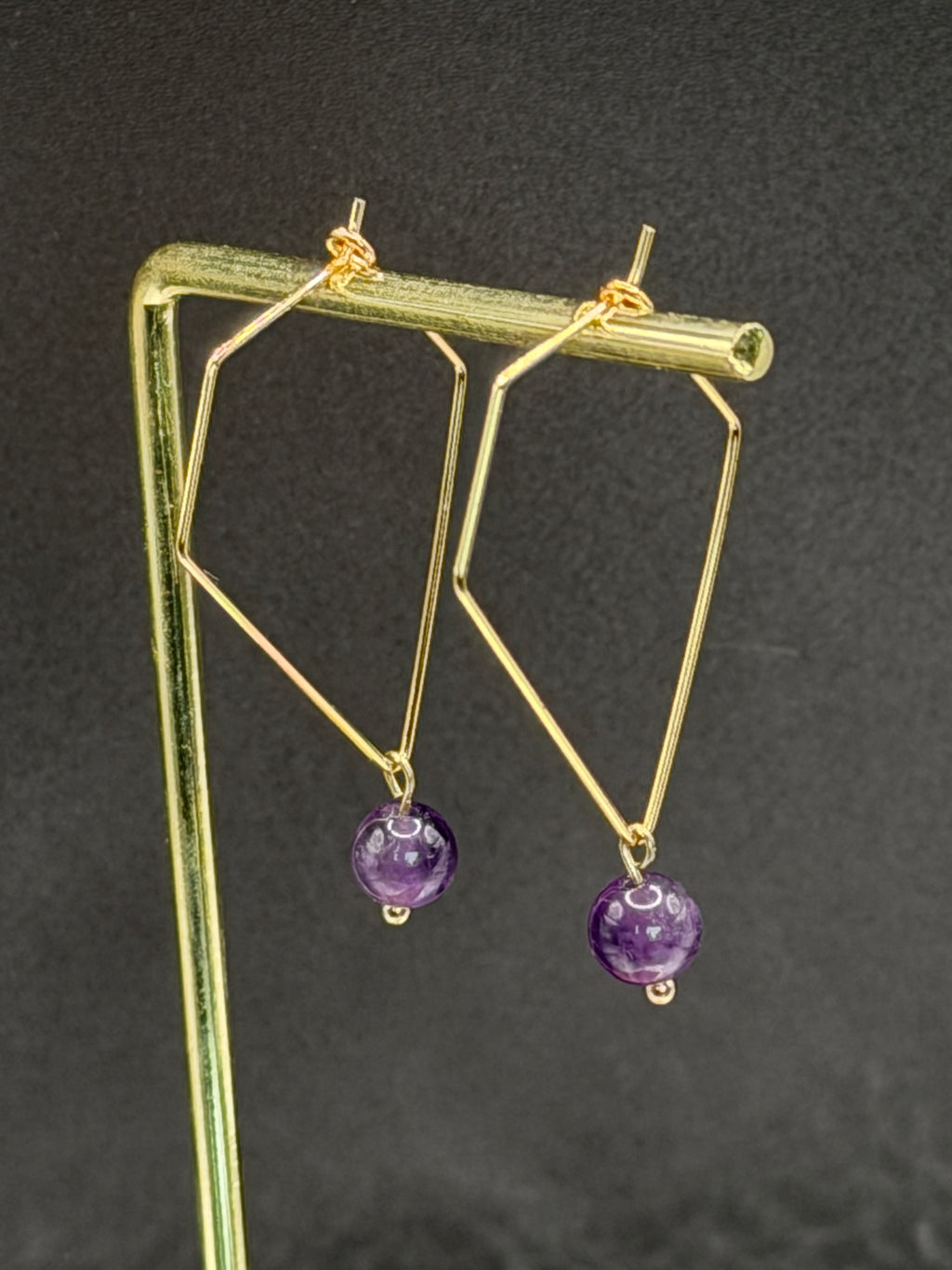 Geometric hoops with Amethyst, gold plated