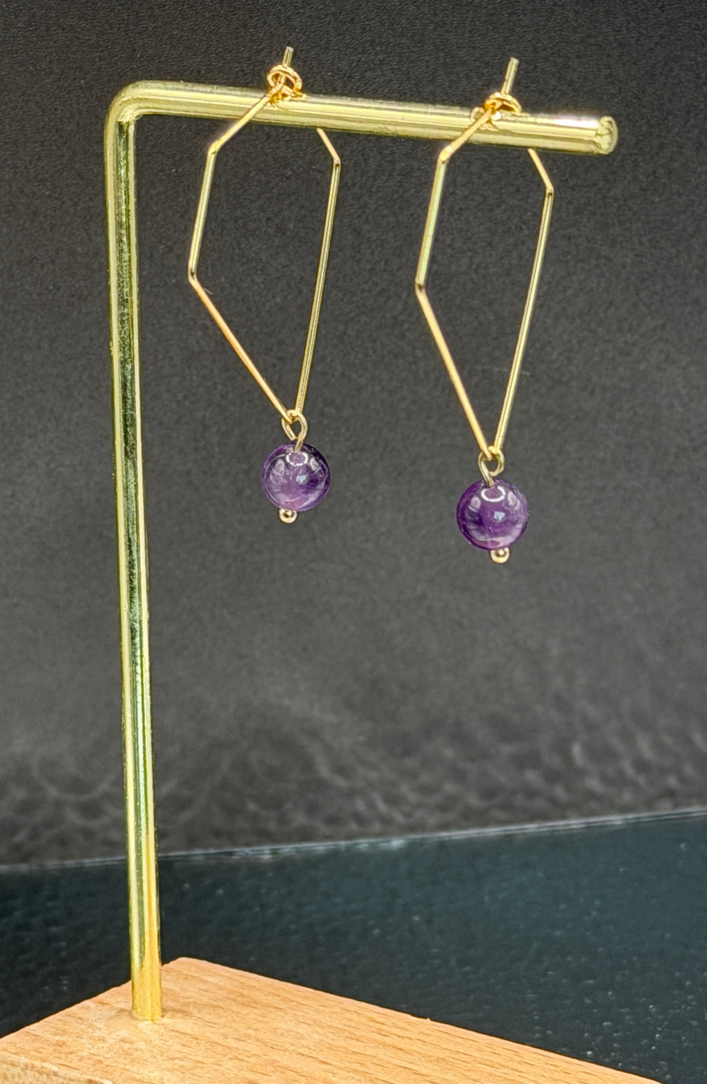 Geometric hoops with Amethyst, gold plated